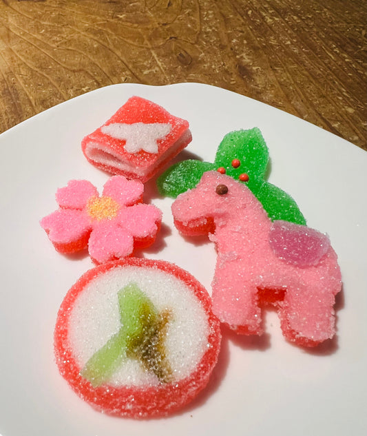 年の瀬に、干菓子の美しさを思う